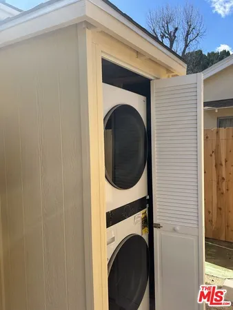 $2,000 | Wish Avenue, Van Nuys, CA 91406