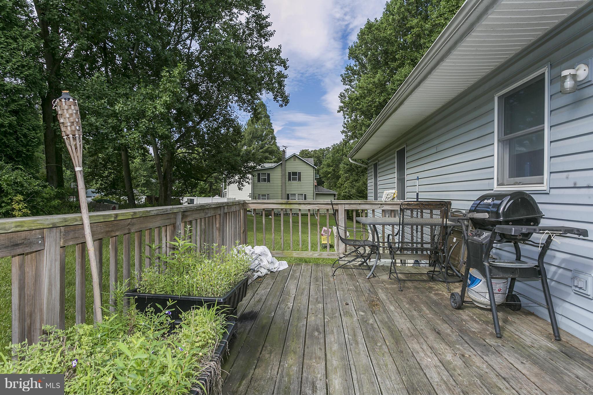 7225 Wright Road Hanover, MD 21076 - Photo 16 of 24 Deck
