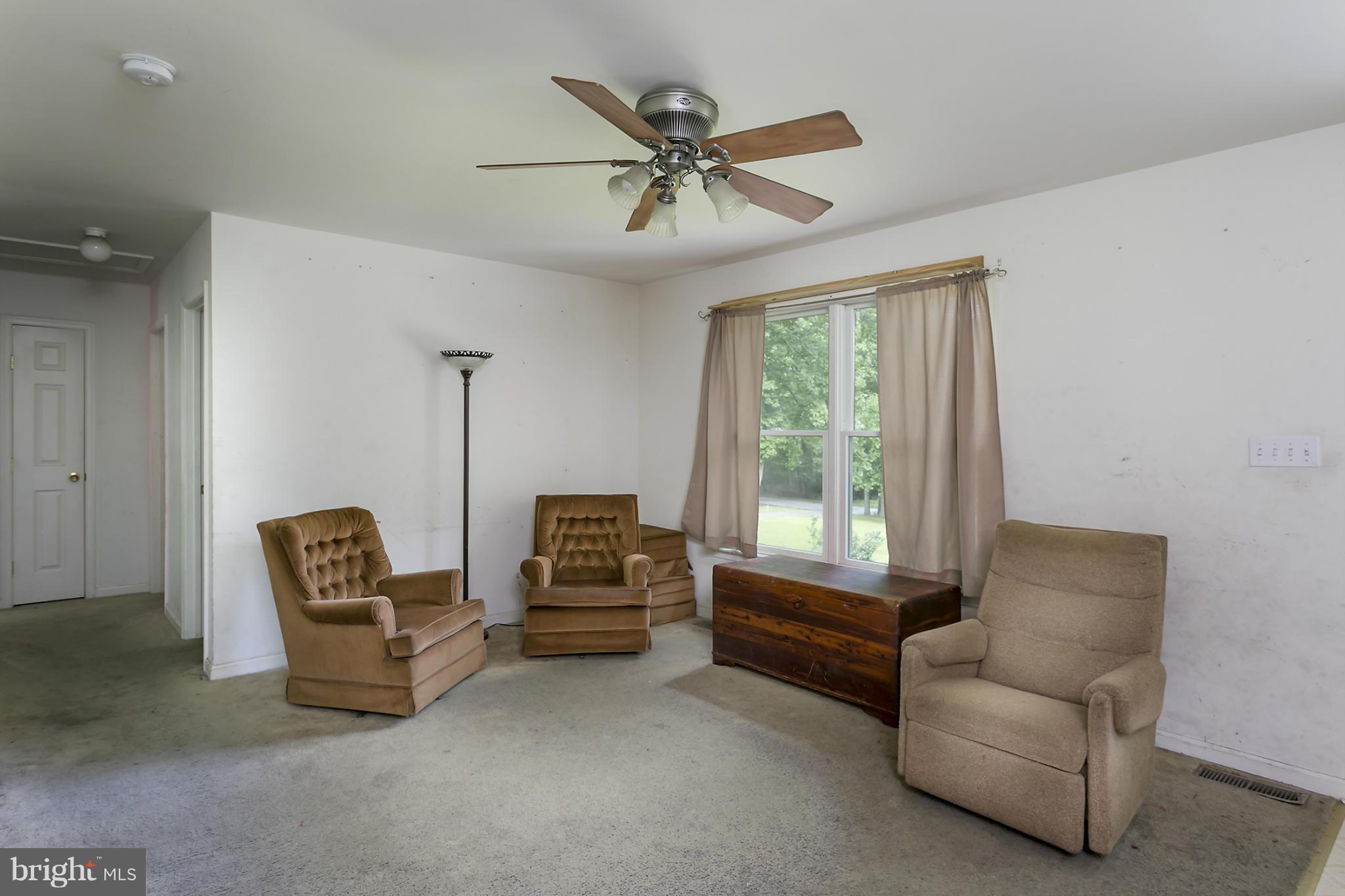 7225 Wright Road Hanover, MD 21076 - Photo 7 of 24 Living Room