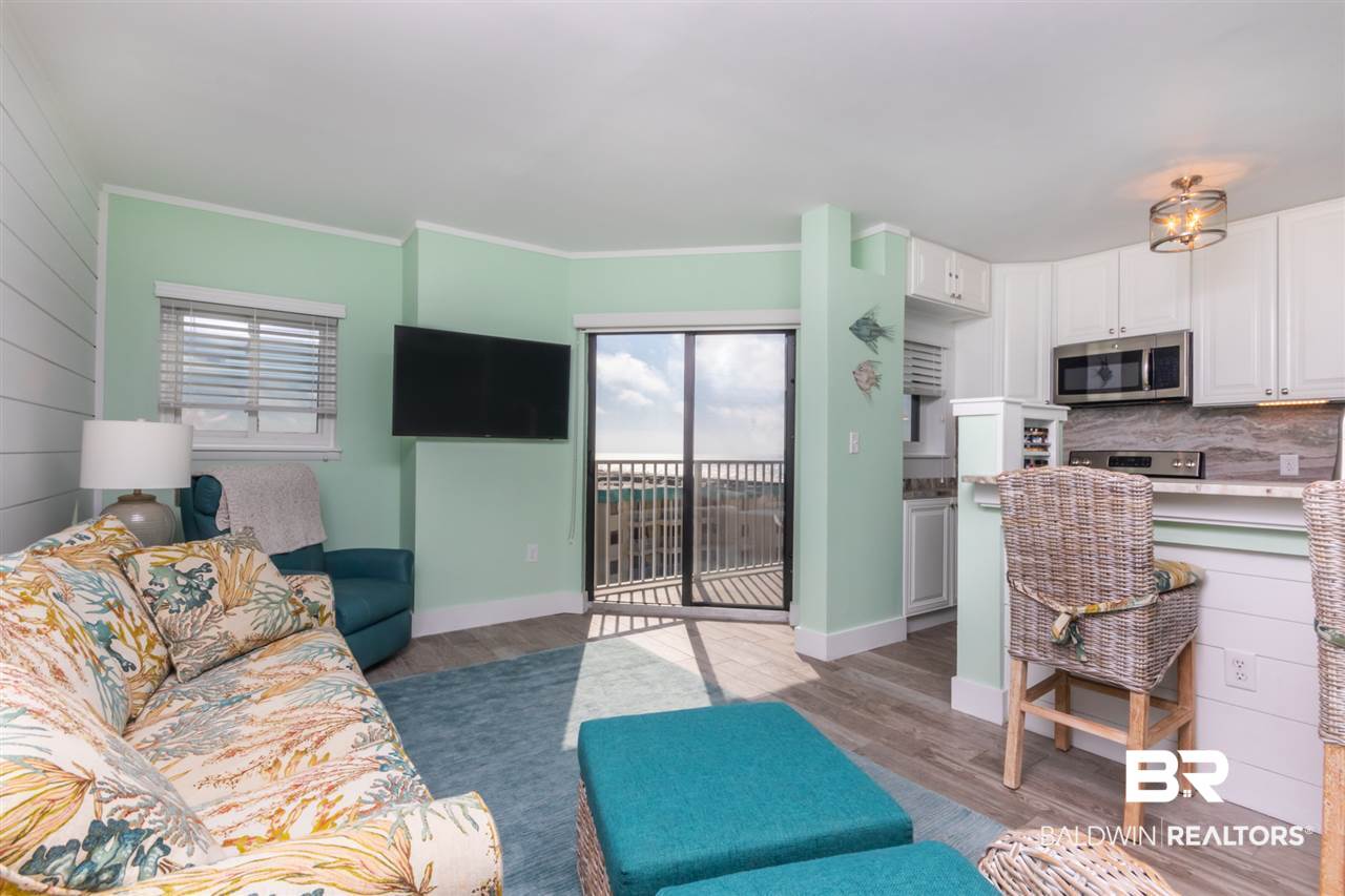 375 Plantation Road, Unit 5411 Gulf Shores, AL 36542 - Photo 4 of 29 Living Room/Dining Room