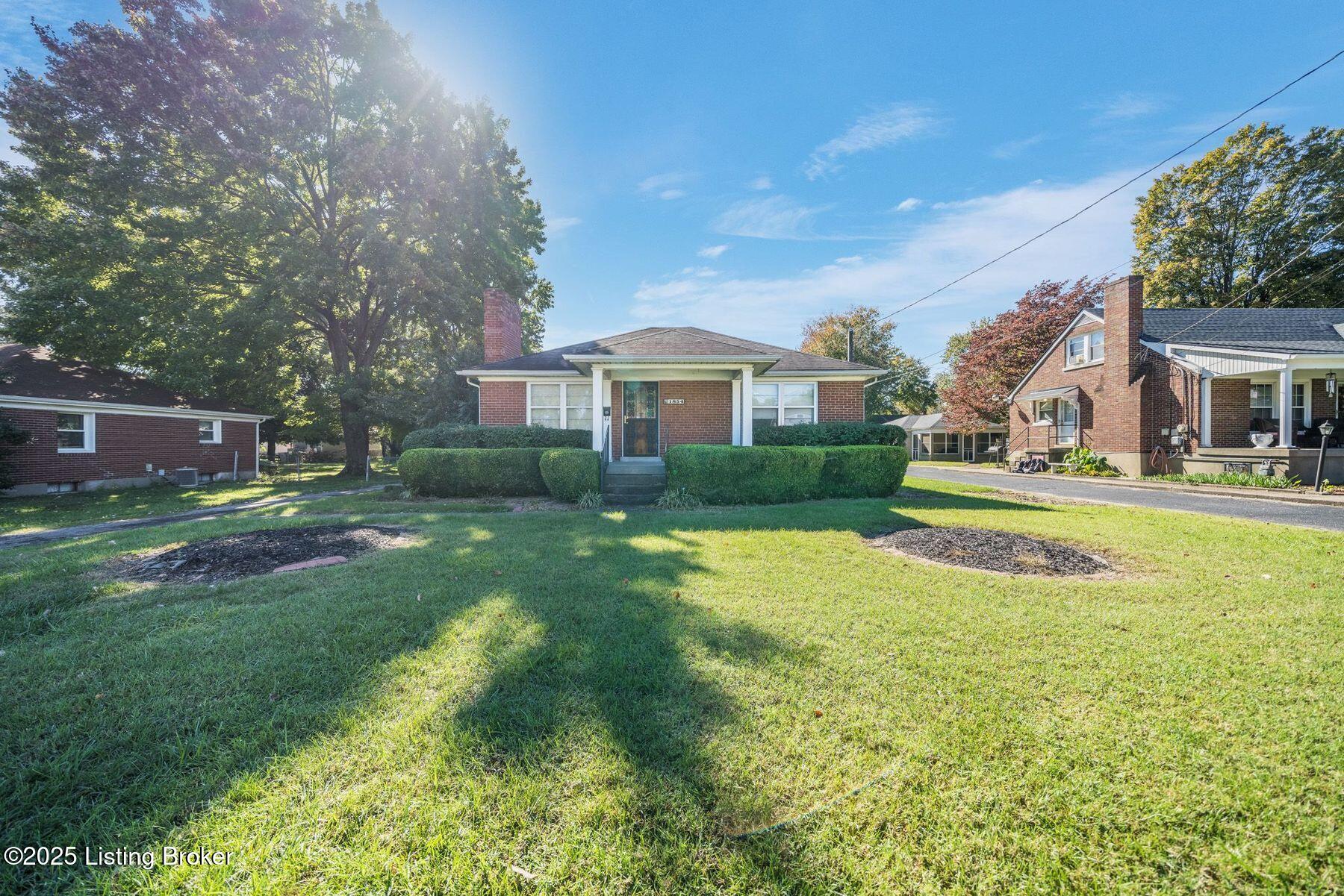 1854 Farnsley Road Louisville, KY 40216 - Photo 2 of 41 photo_online_001