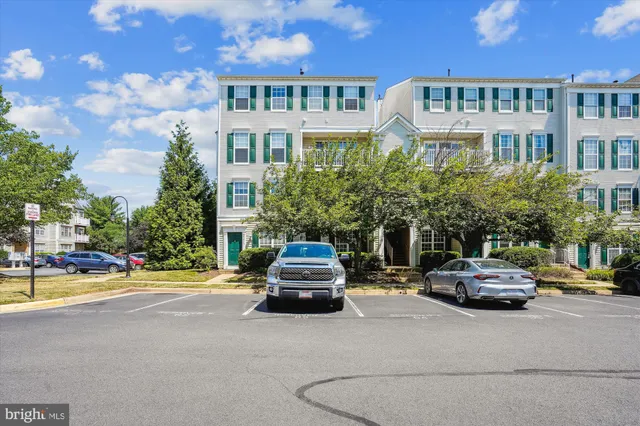 $2,700 | 45478 Whistling Terrace, Sterling, VA 20166