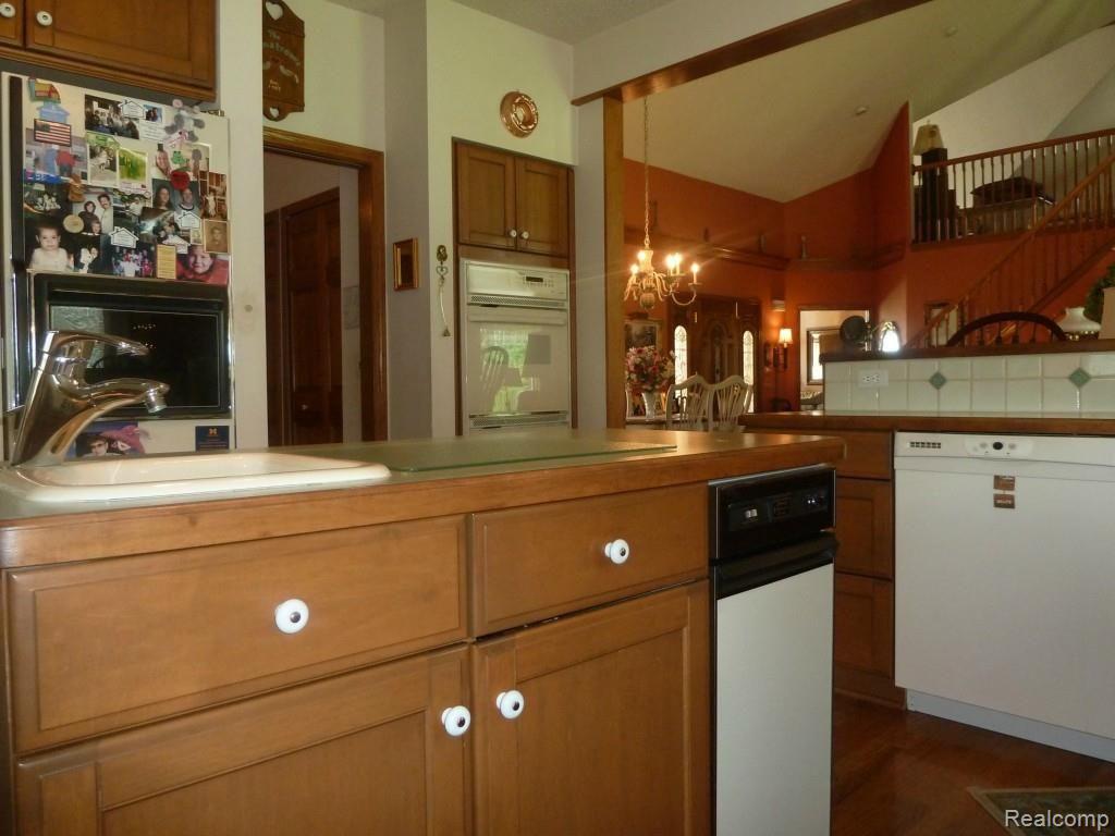20909 Napier Road Northville, MI 48167 - Photo 18 of 44 Kitchen Island