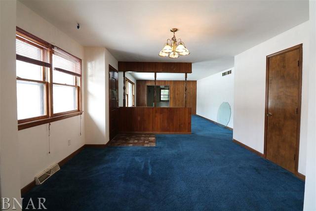 912 South Linden Street Normal, IL 61761 - Photo 3 of 24