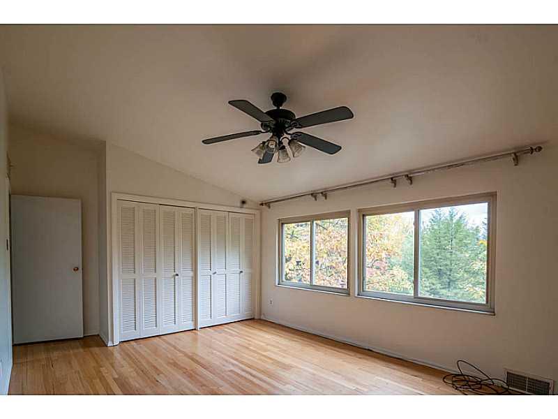 132 Maple Heights Road Pittsburgh, PA 15232 - Photo 11 of 21 Bedroom.