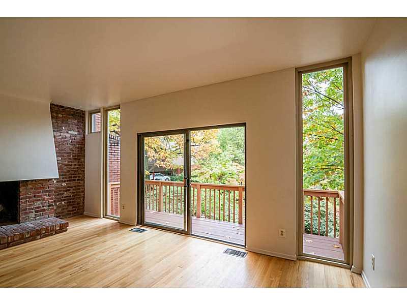 132 Maple Heights Road Pittsburgh, PA 15232 - Photo 4 of 21 Living Room.