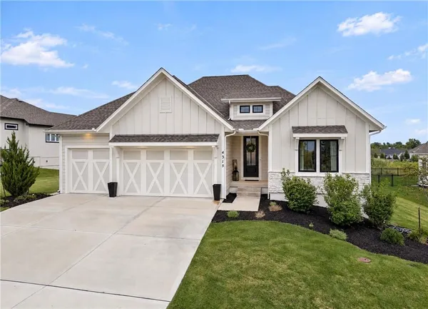 $765,000 | 4315 Aspen Court, Basehor, KS 66007