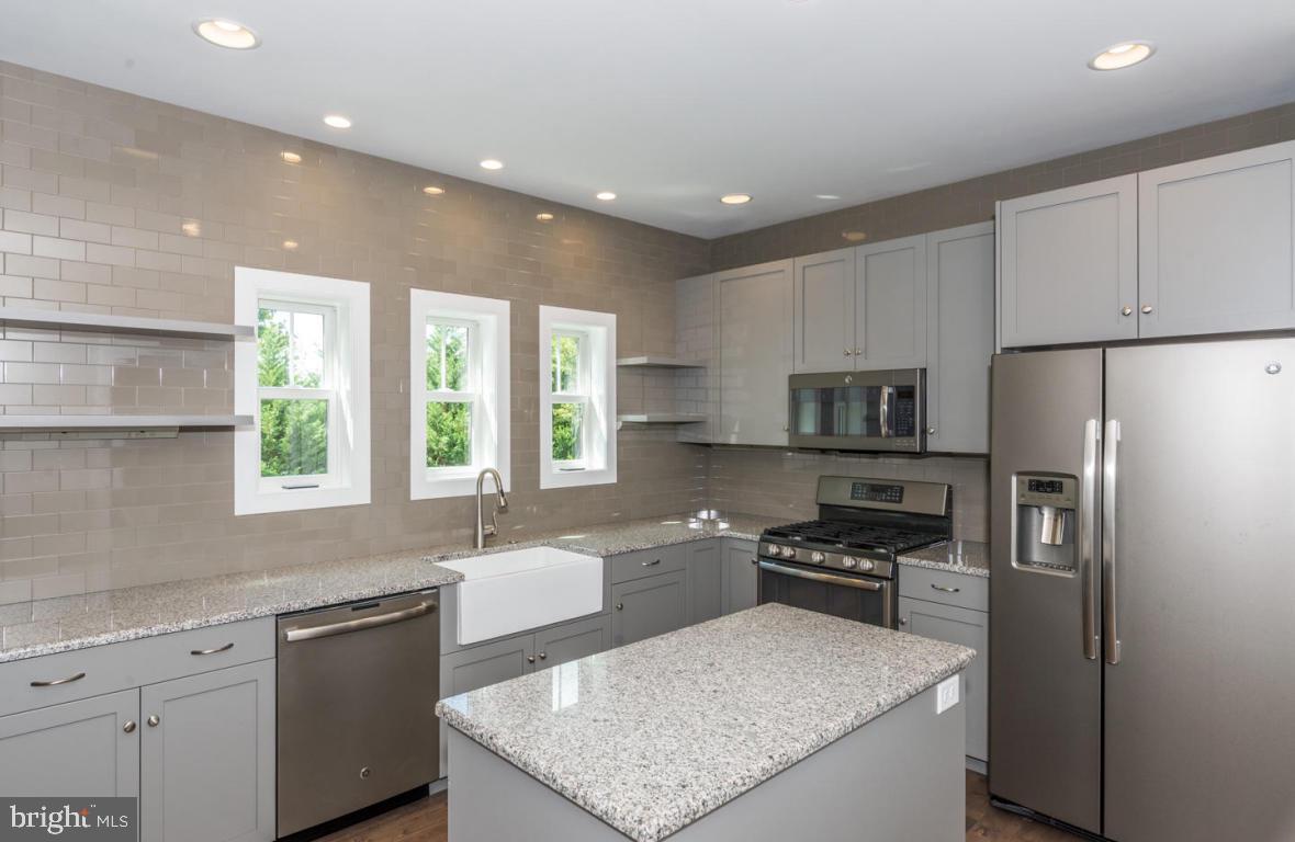 109 Shober Lane Lititz, PA 17543 - Photo 4 of 28 Gallery Image 4