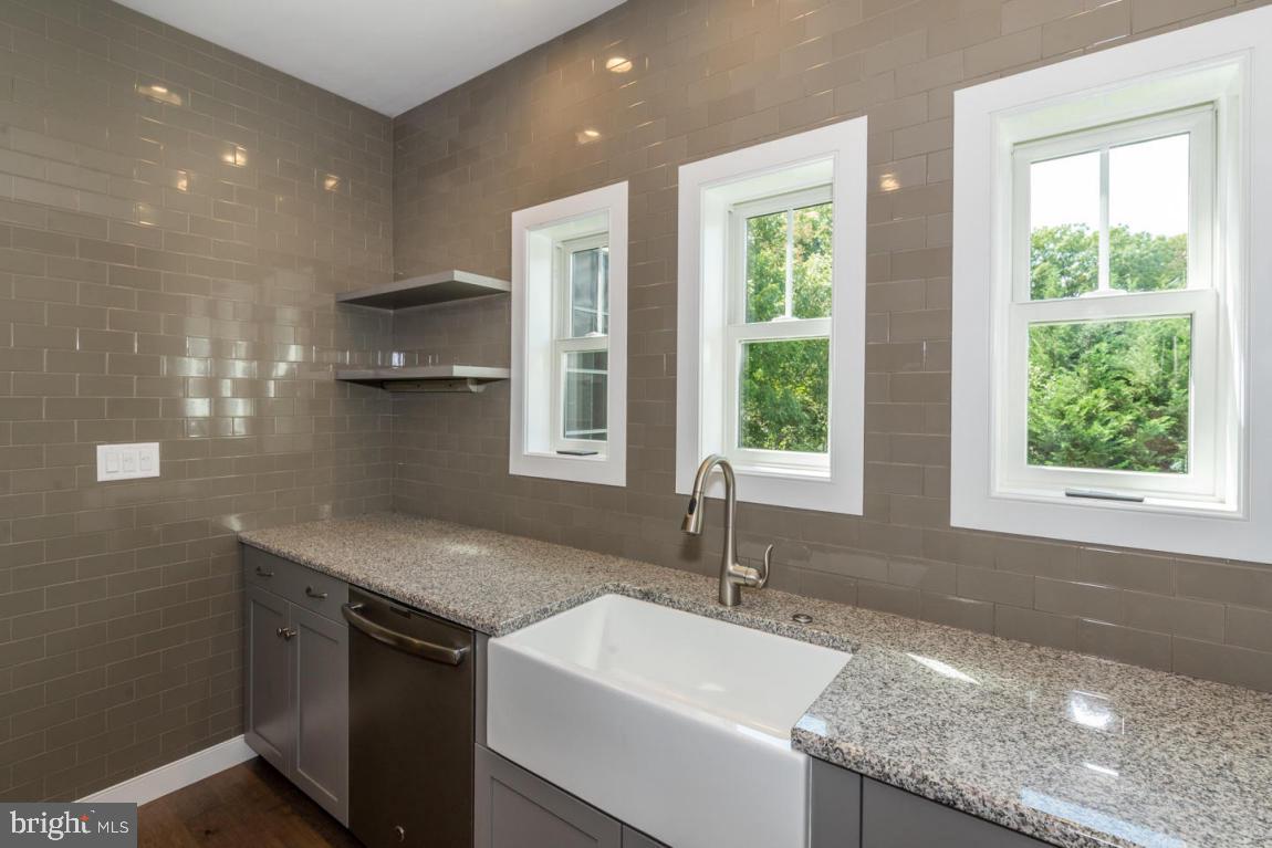 109 Shober Lane Lititz, PA 17543 - Photo 5 of 28 Gallery Image 5