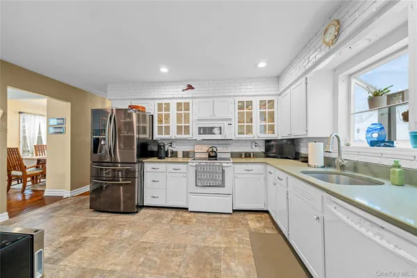 $849,990 | 243 South Dunton Avenue, East Patchogue, NY 11772