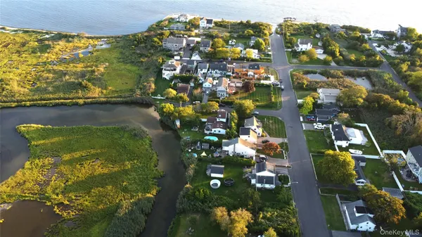 $849,990 | 243 South Dunton Avenue, East Patchogue, NY 11772