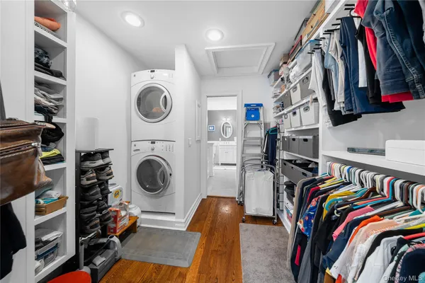 $849,990 | 243 South Dunton Avenue, East Patchogue, NY 11772