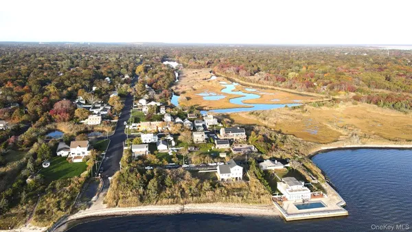 $849,990 | 243 South Dunton Avenue, East Patchogue, NY 11772