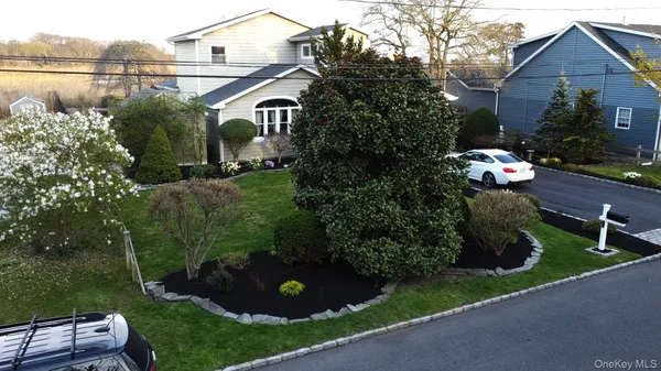 $849,990 | 243 South Dunton Avenue, East Patchogue, NY 11772