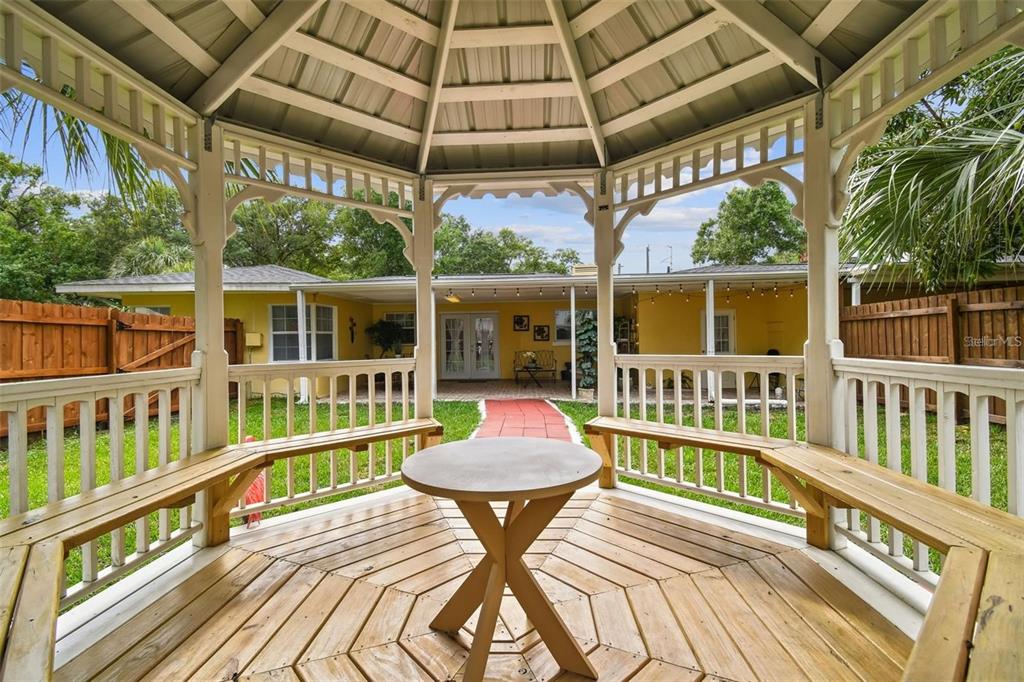3915 North Ridge Avenue Tampa, FL 33603 - Photo 42 of 52 a view of a chairs and table in the balcony