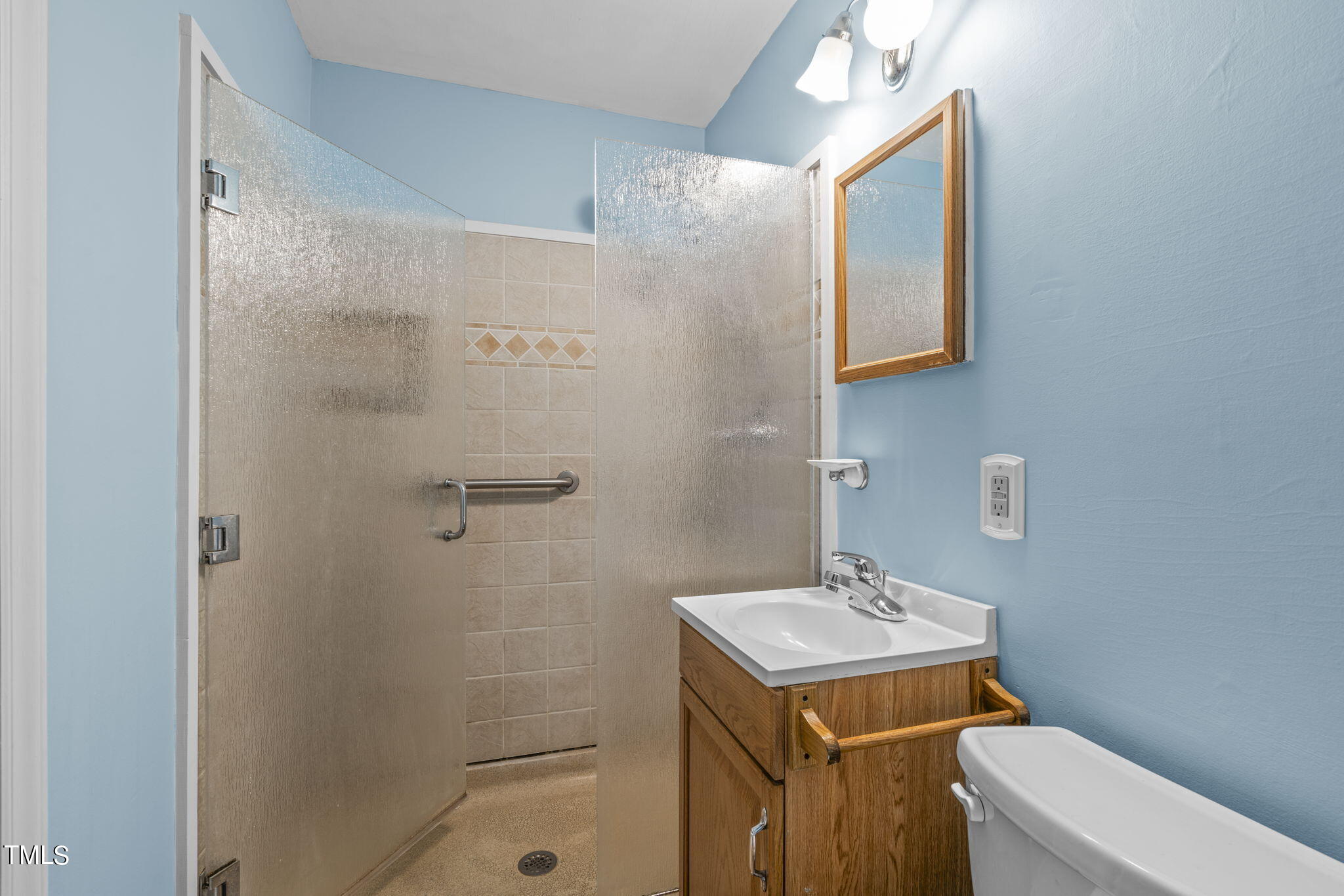 3423 Redbud Lane Raleigh, NC 27607 - Photo 22 of 33 A (22 of 25)