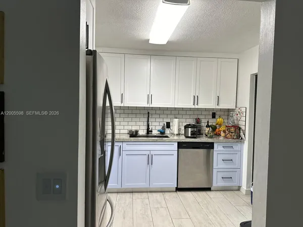 $599,000 | 6633 Northwest 178th Terrace, Hialeah, FL 33015