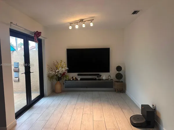 $599,000 | 6633 Northwest 178th Terrace, Hialeah, FL 33015