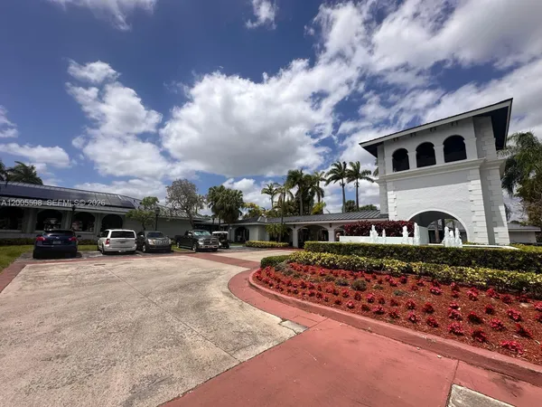 $599,000 | 6633 Northwest 178th Terrace, Hialeah, FL 33015