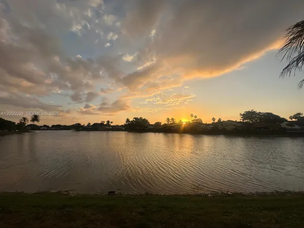 $599,000 | 6633 Northwest 178th Terrace, Hialeah, FL 33015