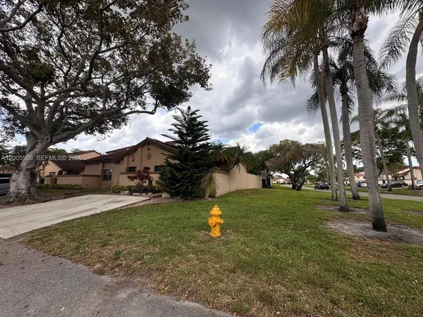$599,000 | 6633 Northwest 178th Terrace, Hialeah, FL 33015