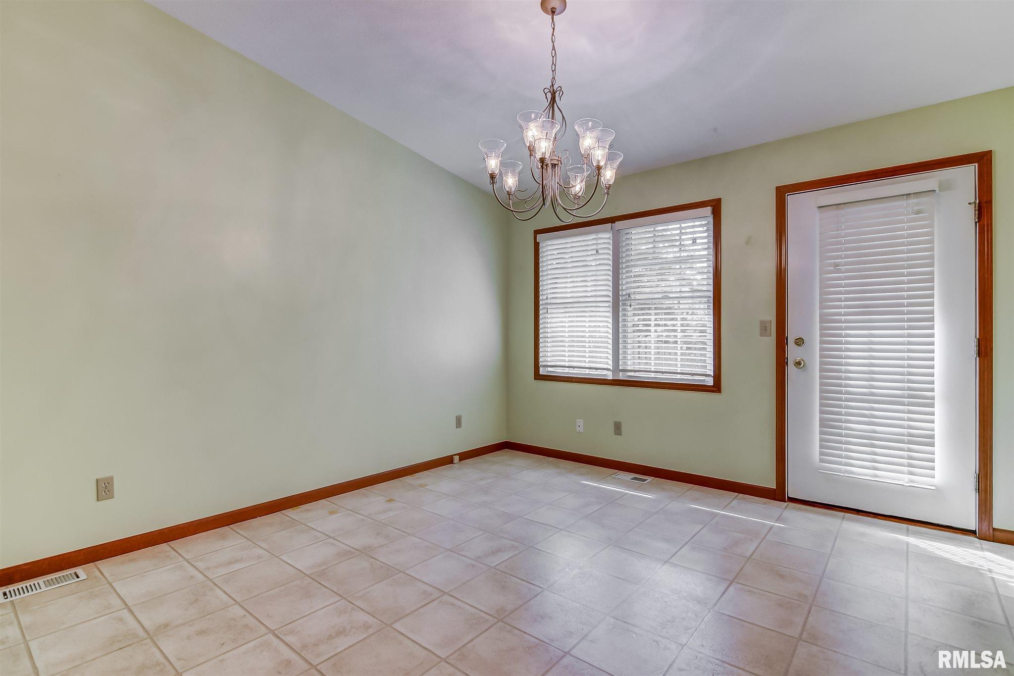 3209 Sequoia Drive Springfield, IL 62712 - Photo 12 of 35 Gallery Image 12
