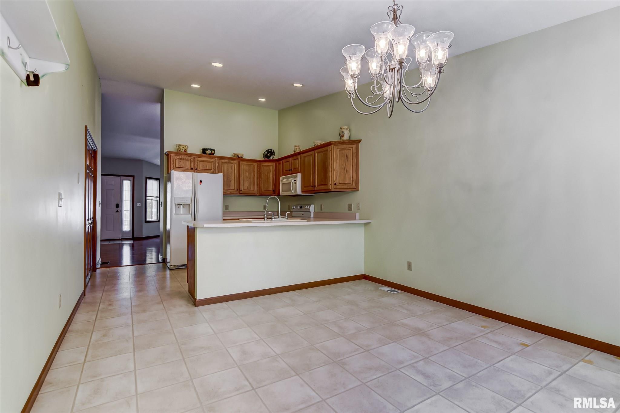 3209 Sequoia Drive Springfield, IL 62712 - Photo 6 of 35 Gallery Image 6