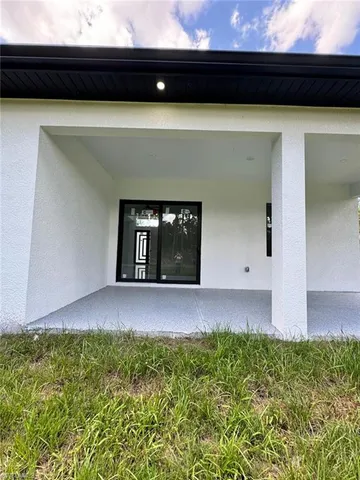 a view of outdoor space