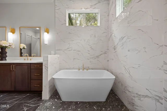 $1,225,000 | 125 Spanish Oak Drive, Youngsville, NC 27596