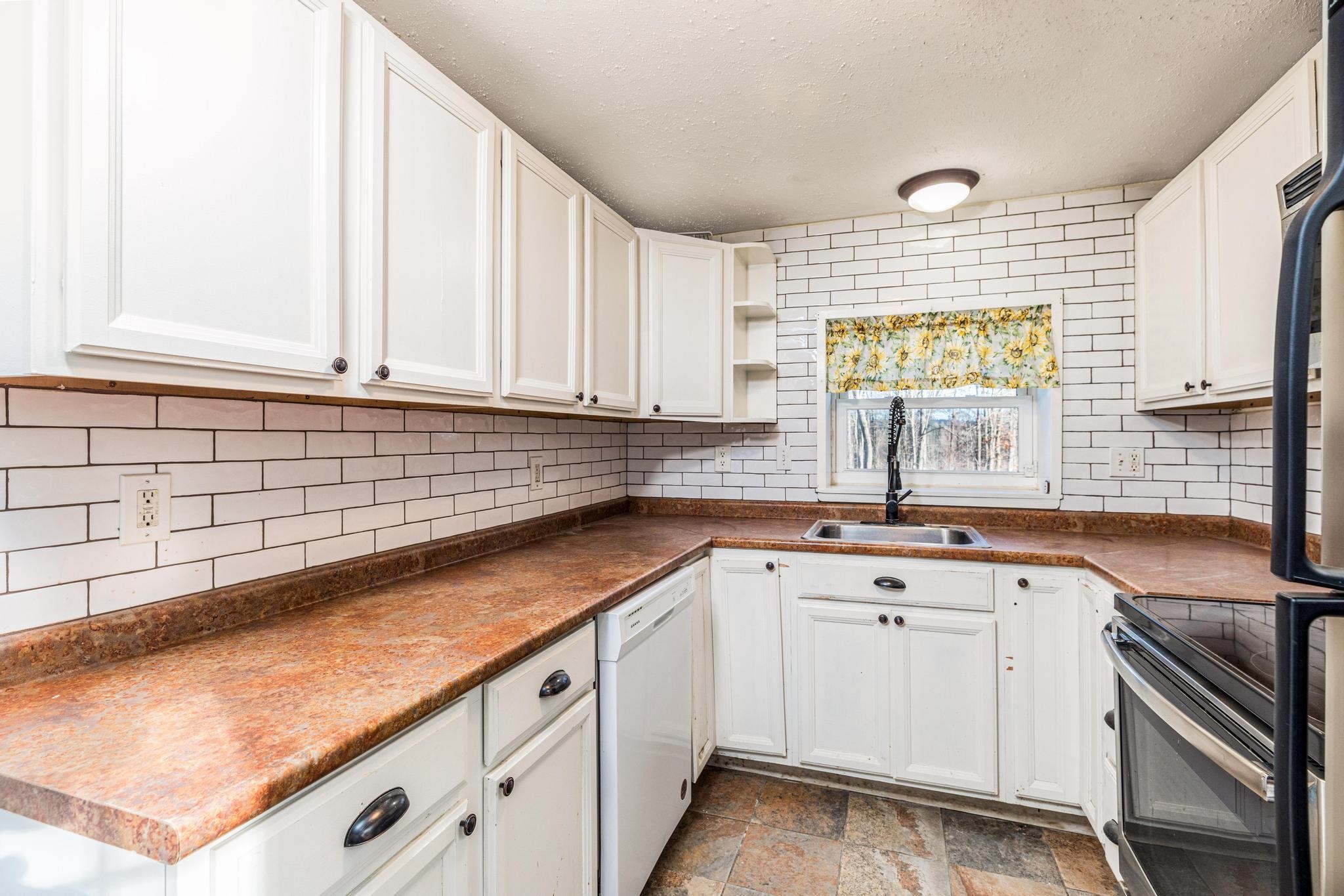 10 Old Wakefield Road Rochester, NH 03868 - Photo 11 of 35