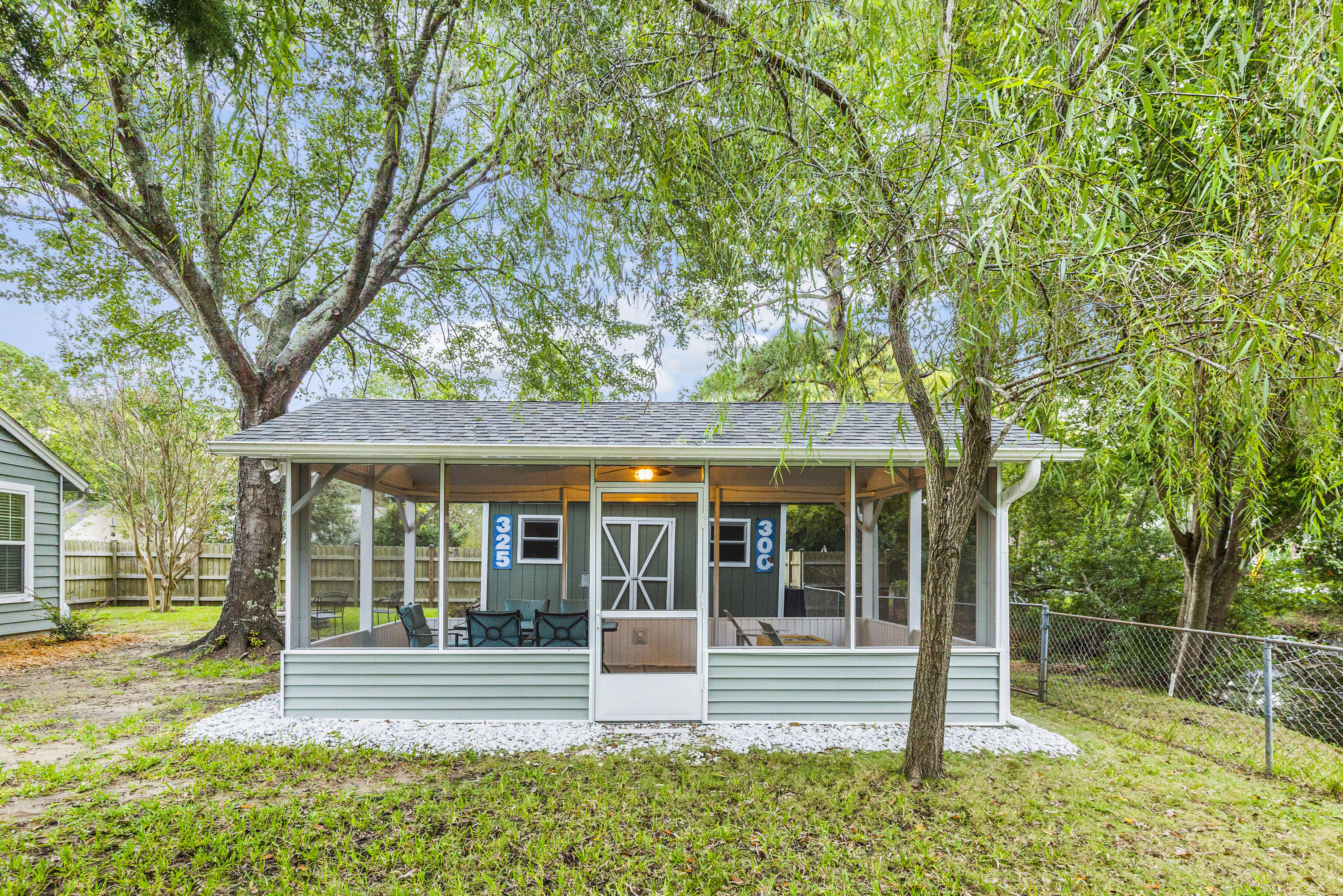 1128 Shoreham Road Charleston, SC 29412 - Photo 27 of 33 27