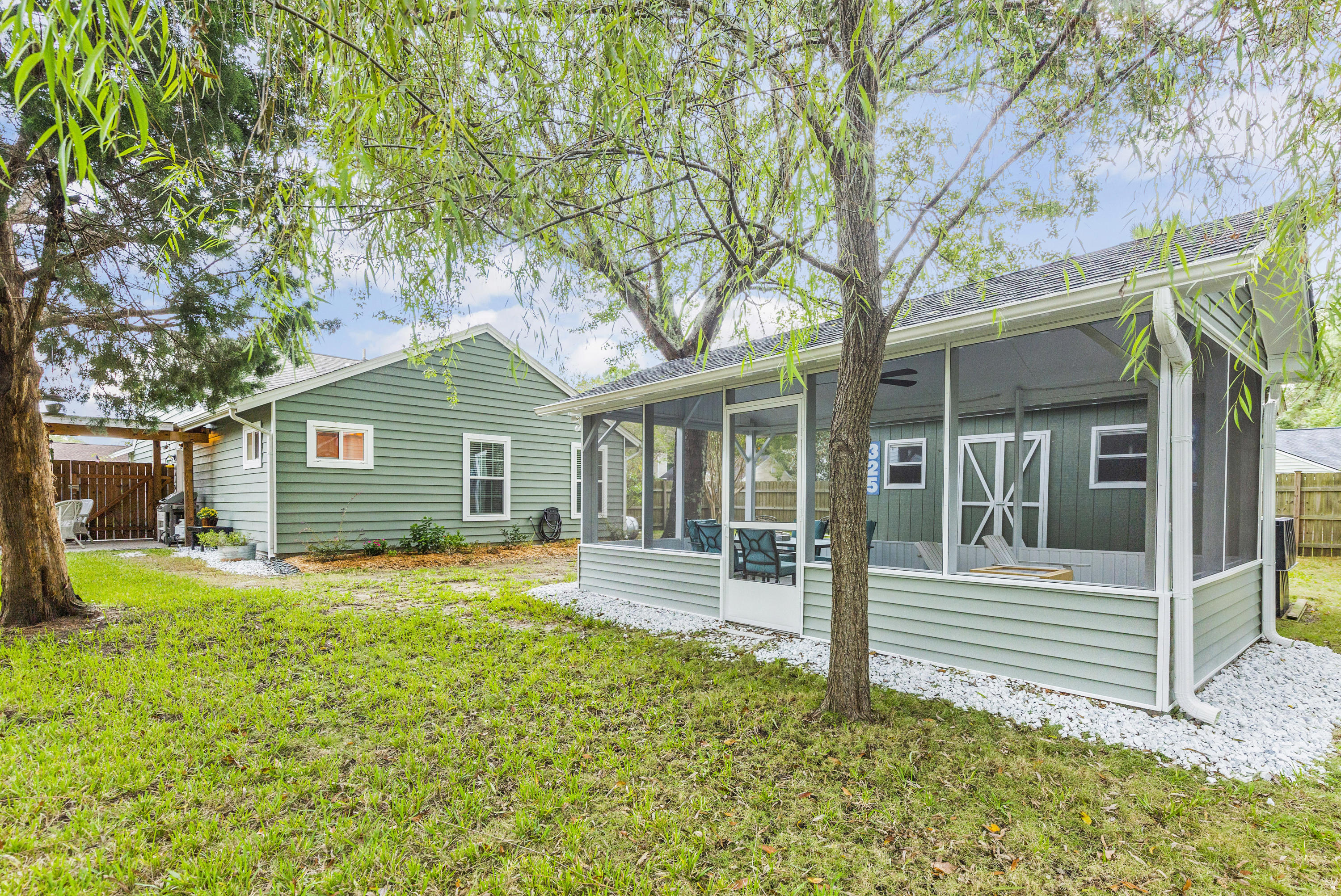1128 Shoreham Road Charleston, SC 29412 - Photo 31 of 33 31