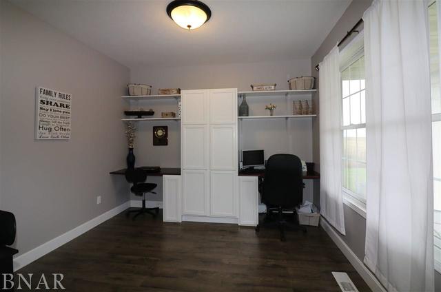 8635 Idlewood Road Clinton, IL 61727 - Photo 2 of 30