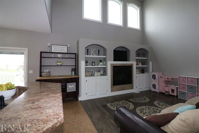 8635 Idlewood Road Clinton, IL 61727 - Photo 6 of 30