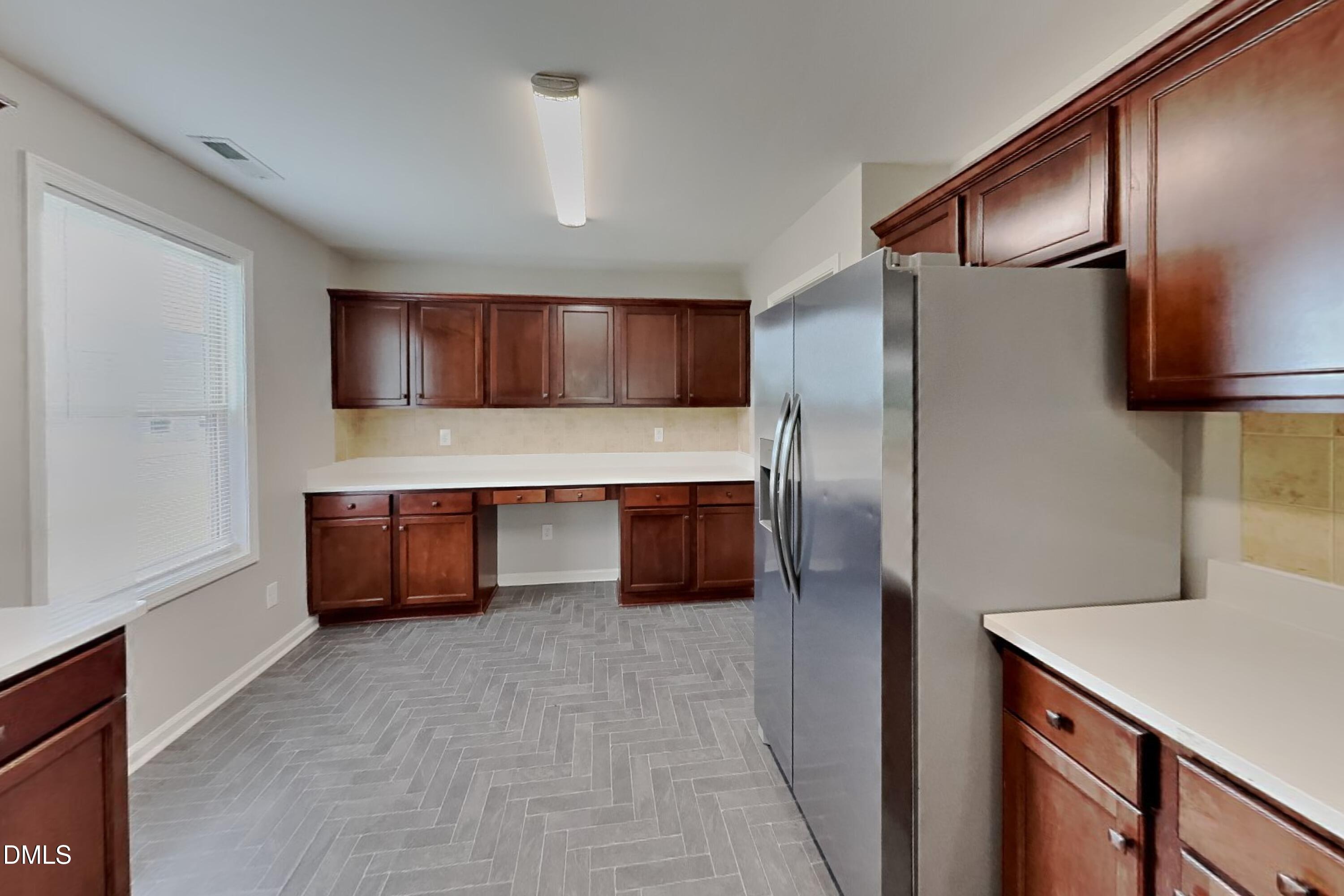 295 New Castle Lane Spring Lake, NC 28390 - Photo 5 of 18 4_Image_CuEK6i8t0I