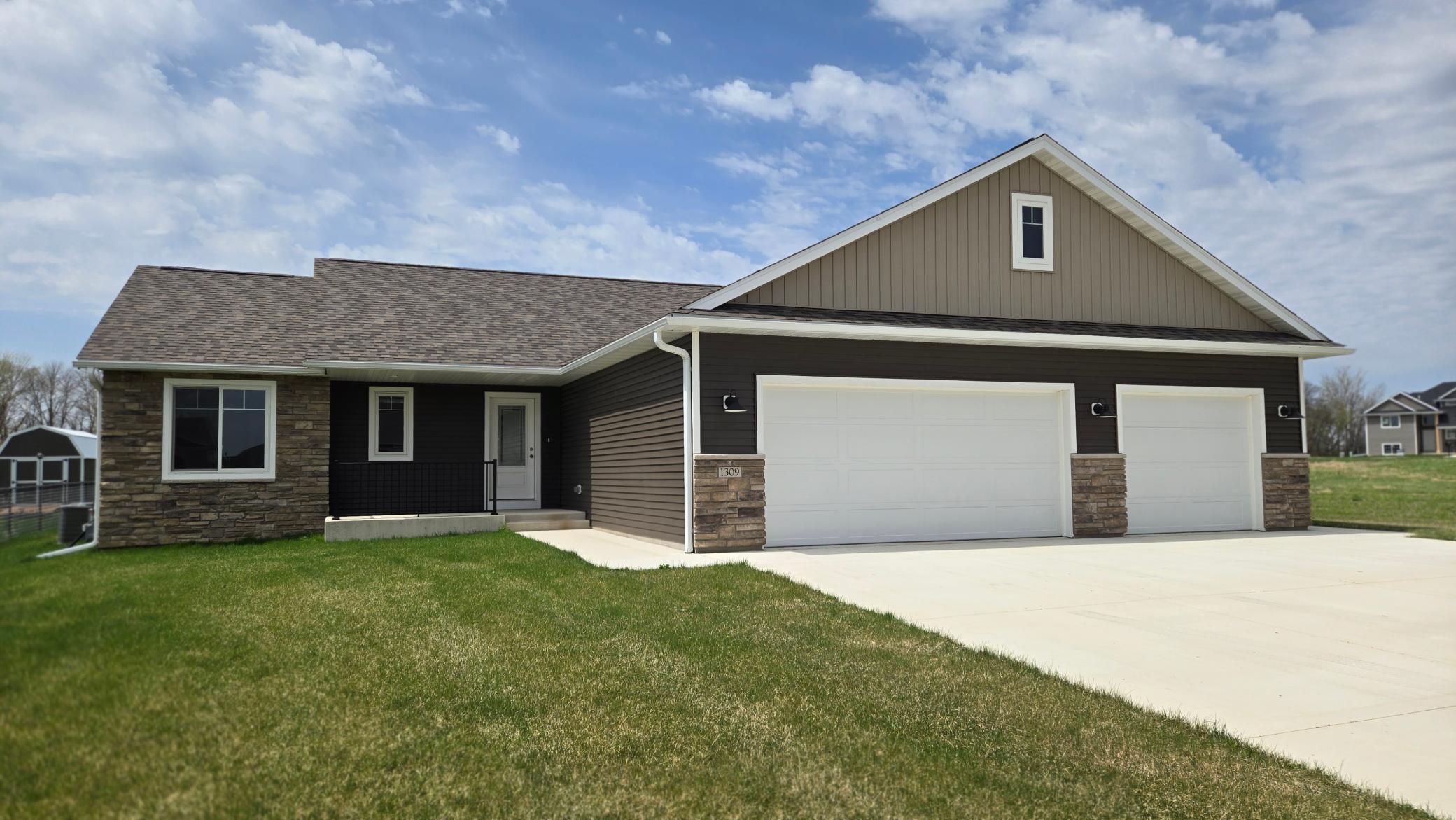 1309 18th Street Northeast Austin, MN 55912 - Photo 2 of 21