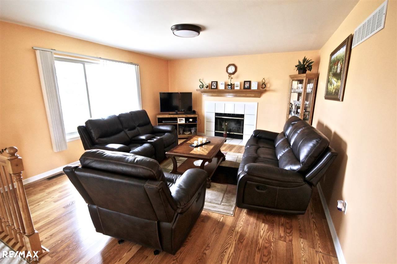 22497 Rambling Drive Macomb, MI 48044 - Photo 9 of 44 31375181-8.JPG