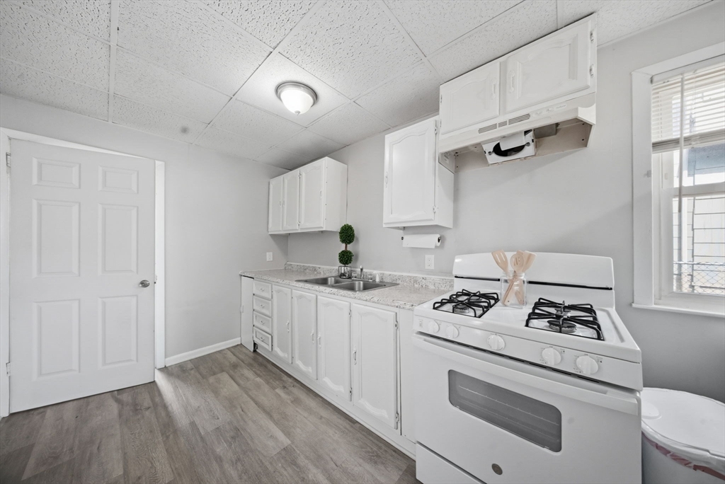 540 Armory Street Springfield, MA 01104 - Photo 15 of 28