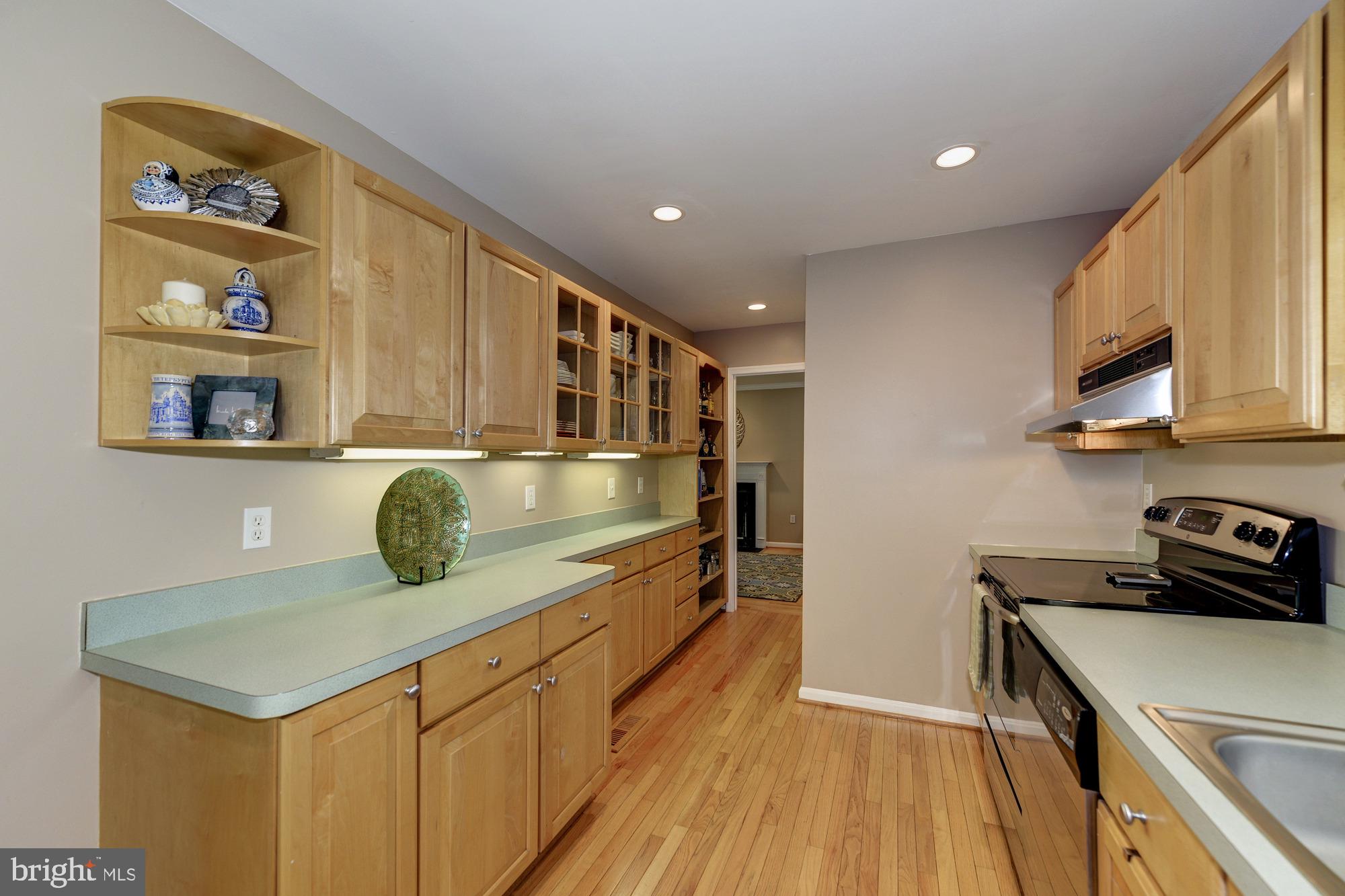 2305 Archdale Road Reston, VA 20191 - Photo 16 of 49