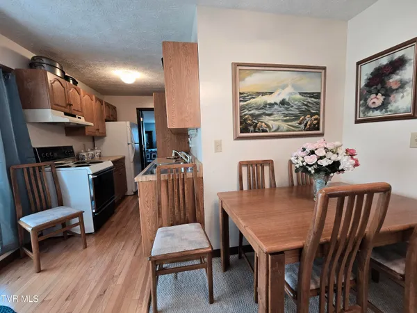 $150,000 | 326 Cove Creek Road, Roan Mountain, TN 37687