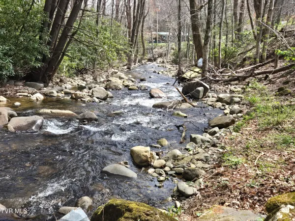 $150,000 | 326 Cove Creek Road, Roan Mountain, TN 37687