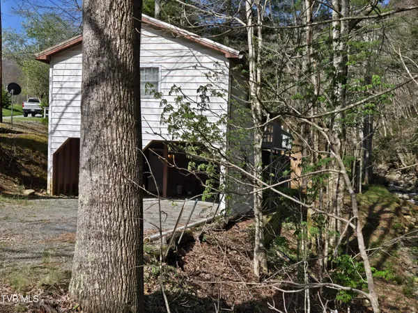 $150,000 | 326 Cove Creek Road, Roan Mountain, TN 37687