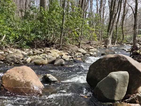 $150,000 | 326 Cove Creek Road, Roan Mountain, TN 37687