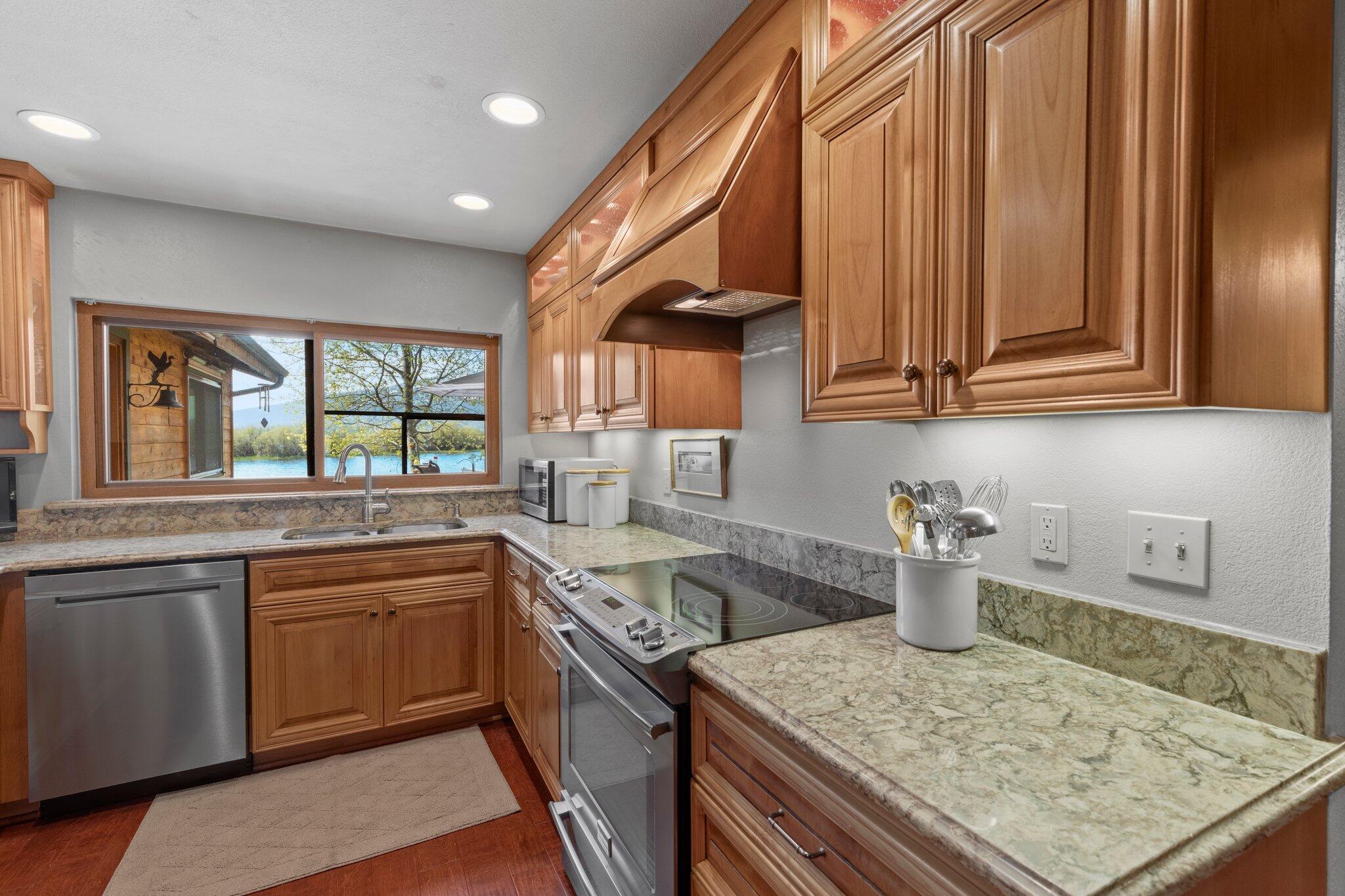 27431 Rocky Point Road Klamath Falls, OR 97601 - Photo 18 of 56 26-web-or-mls-WCIL0069