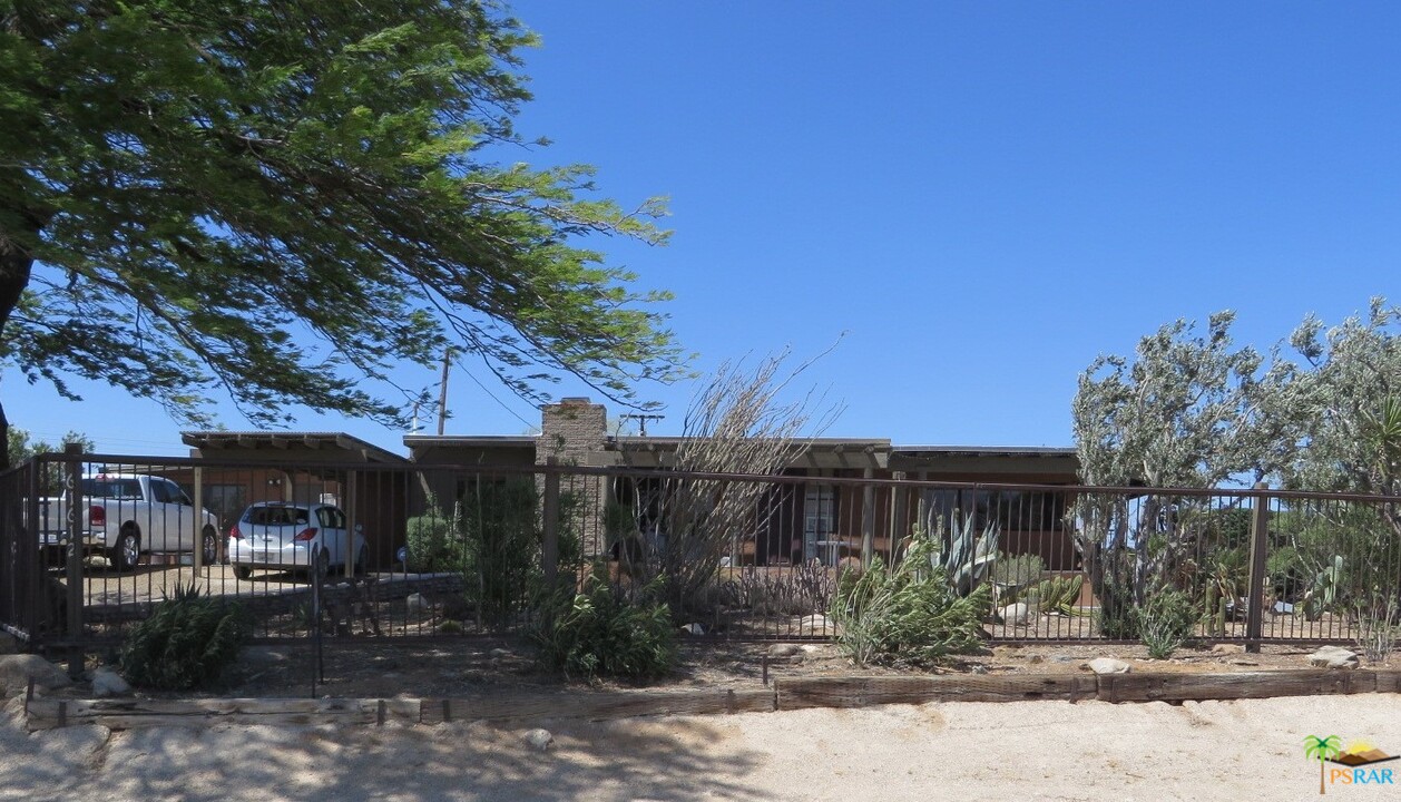 61612 Sagebrush Road North Palm Springs, CA 92258 - Photo 2 of 30 a view of a barn with a yard