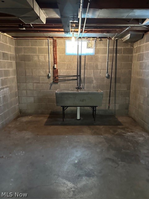 751 Thayer Street, Unit DOWN Akron, OH 44310 - Photo 17 of 25 Basement with sink