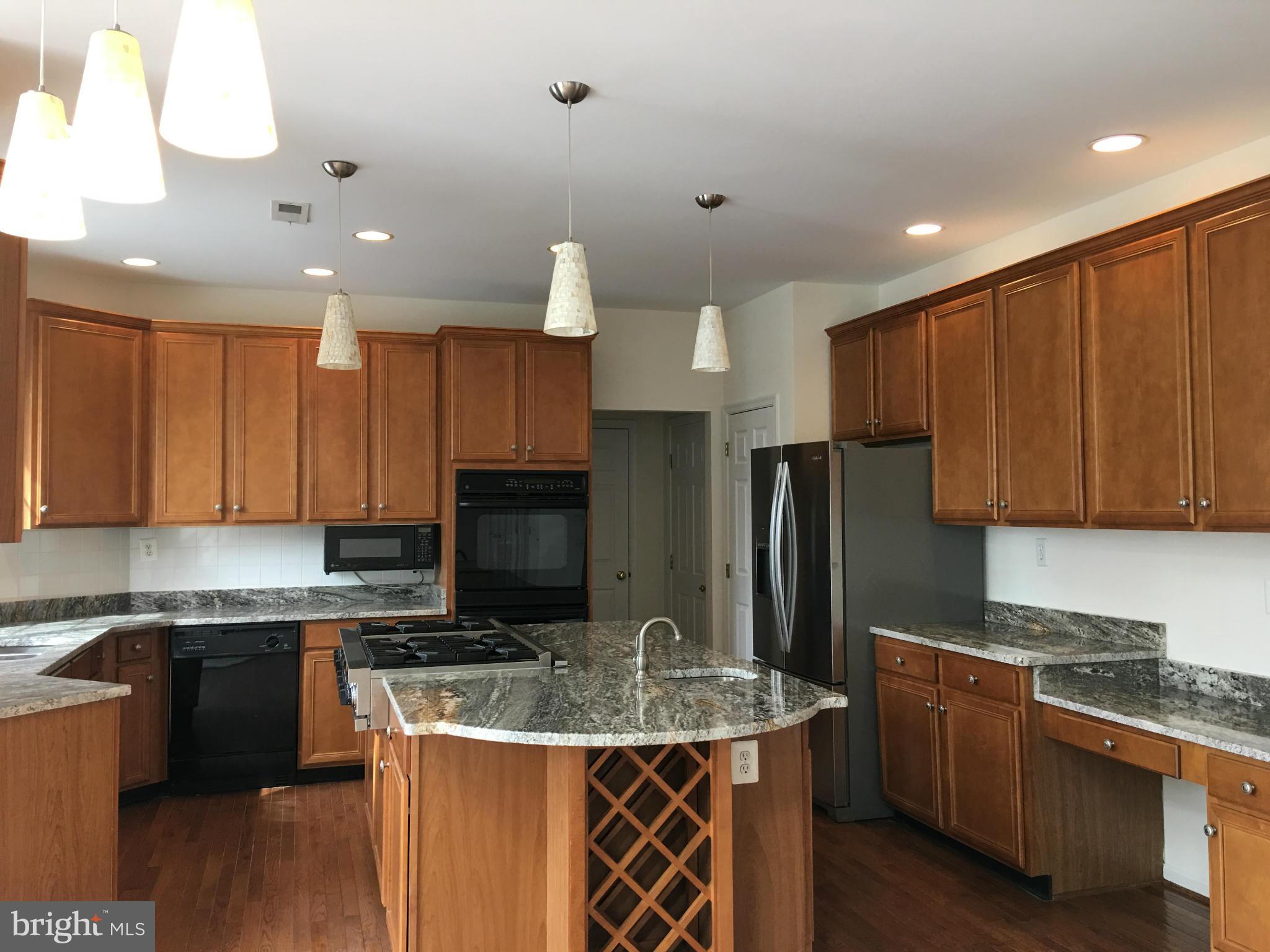 1301 Gatesmeadow Way Reston, VA 20194 - Photo 11 of 30 Kitchen