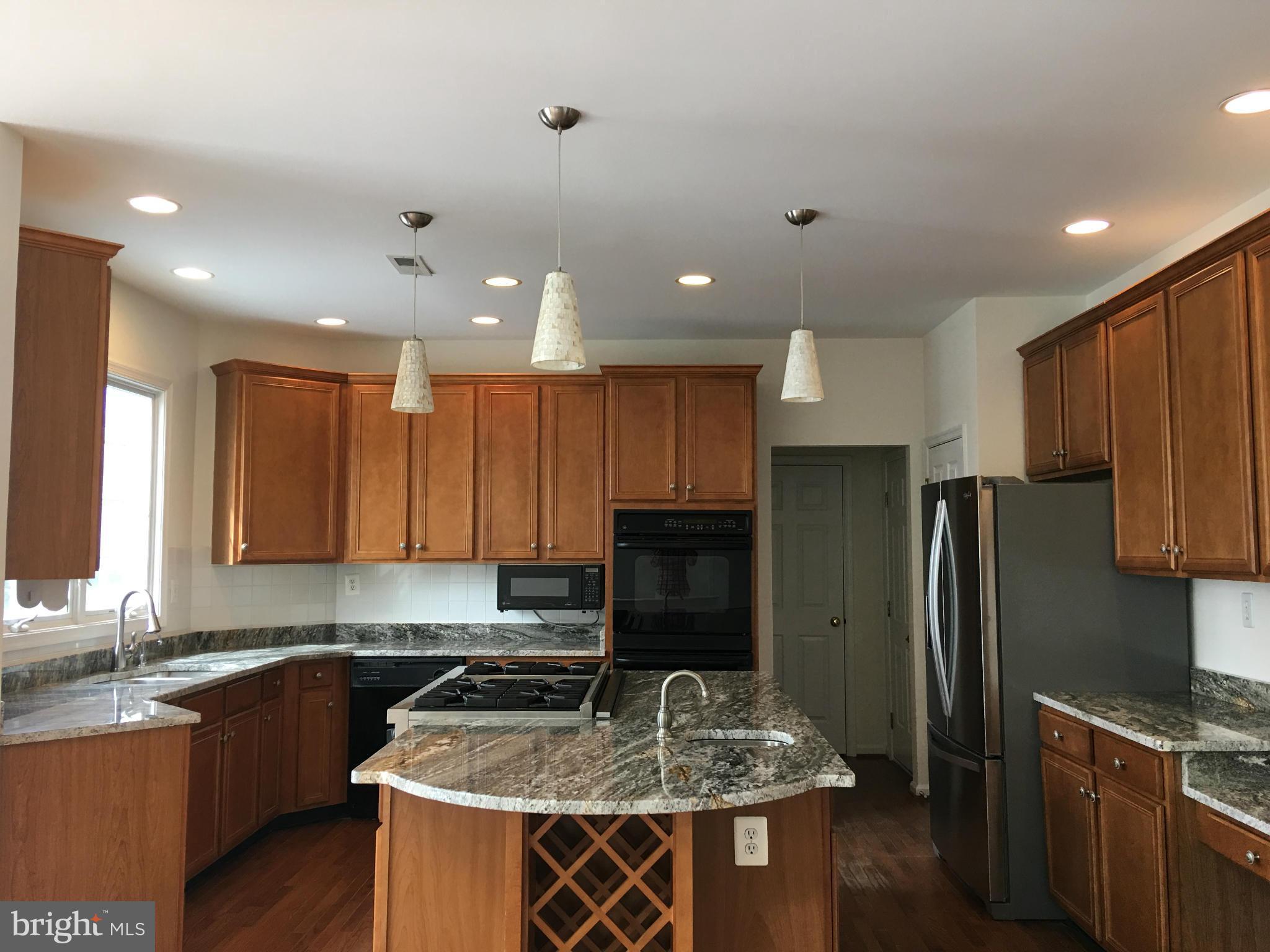 1301 Gatesmeadow Way Reston, VA 20194 - Photo 12 of 30 Kitchen
