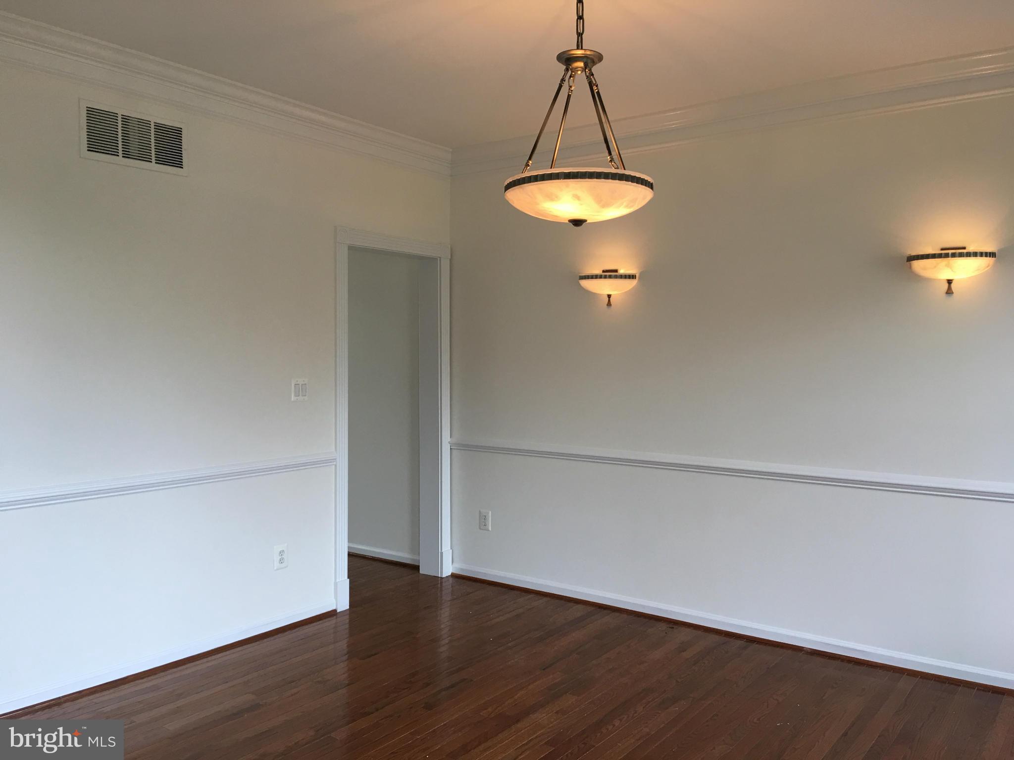 1301 Gatesmeadow Way Reston, VA 20194 - Photo 6 of 30 Dining Room