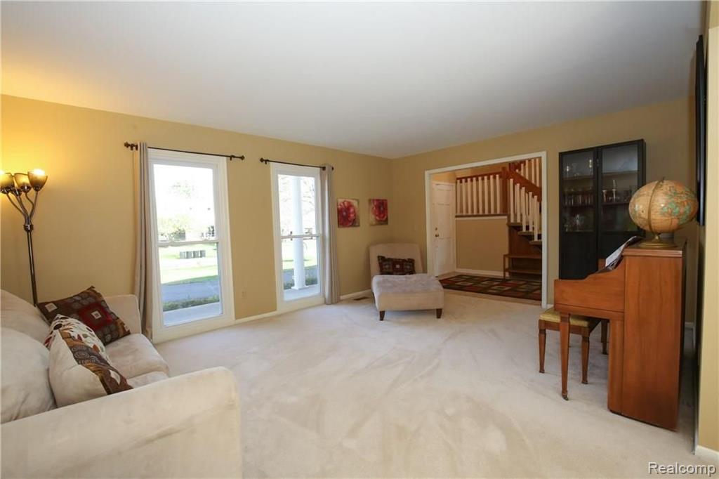 925 Bridgestone Drive Rochester Hills, MI 48309 - Photo 12 of 54